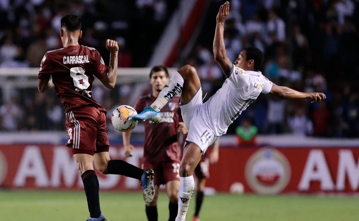 River no pudo en la altura y cayó 3-0 con Liga de Quito.