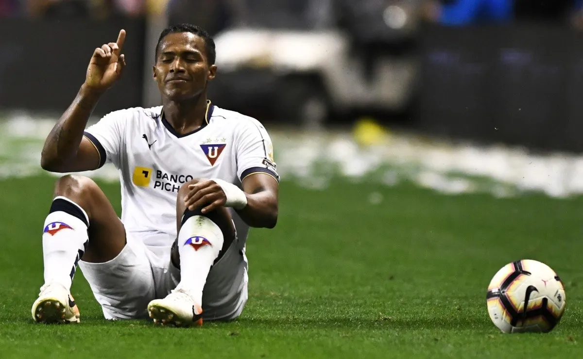 Antonio Valencia, de gran trayectoria en el Manchester United, es el referente del equipo ecutoriano.