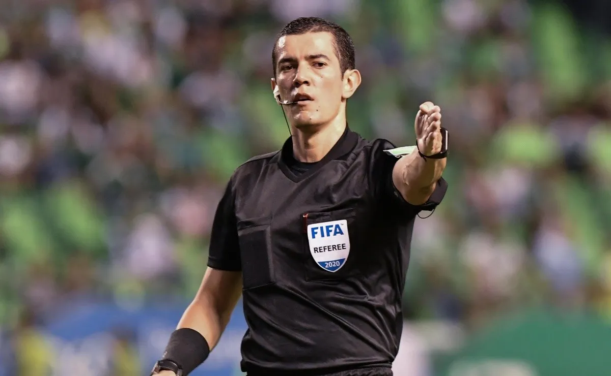 Rojas dirigió más de 100 partidos en la máxima categoría del fútbol colombiano. (FOTO: Getty)
