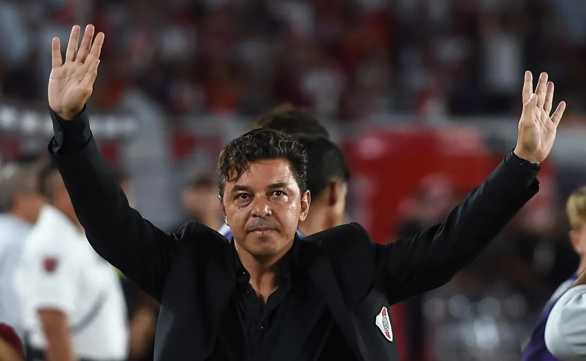 Uno de los cambios es el ingreso de Scocco en lugar de Borré.
