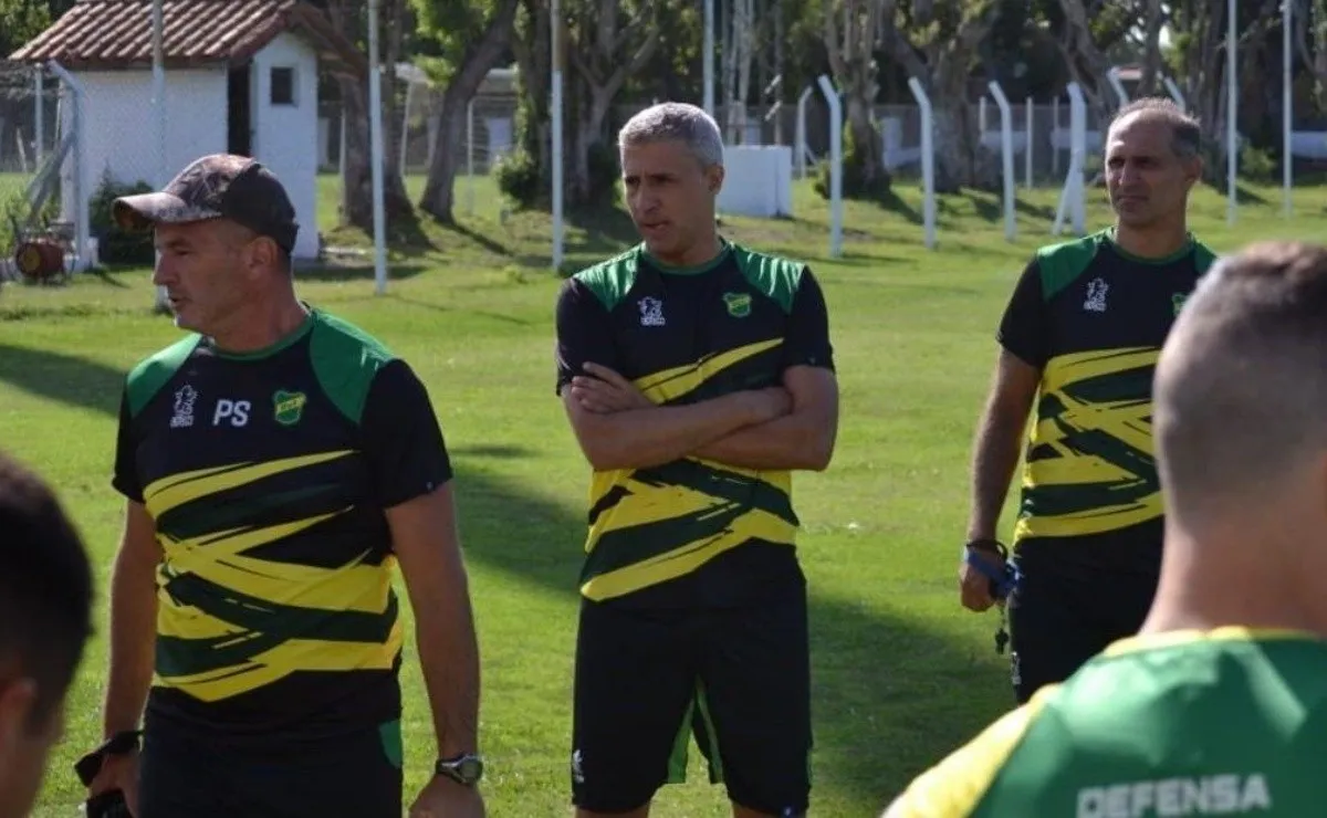 Hernán Crespo tendrá que definir el equipo que saldrá a jugar vs. River.
