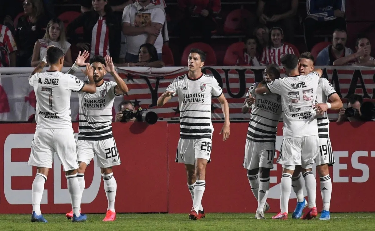 El equipo arrancó el año de la mejor manera y está cerca del título.