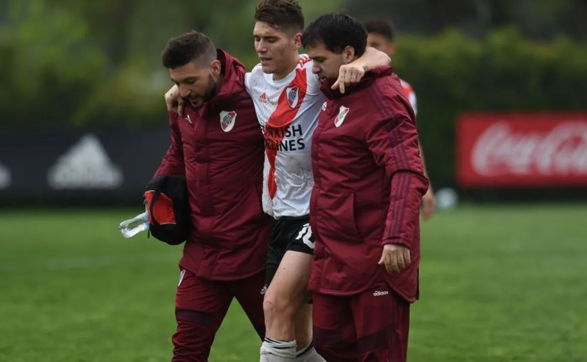 En octubre del año pasado había sufrido un esguince también en la rodilla izquierda, jugando para la Reserva contra Patronato.