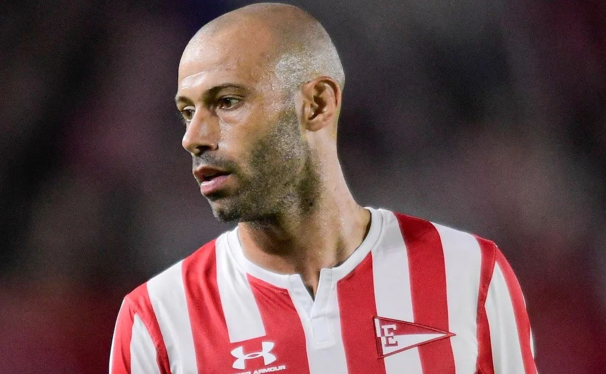 Mascherano es titular en el equipo comandado por Gabriel Milito.