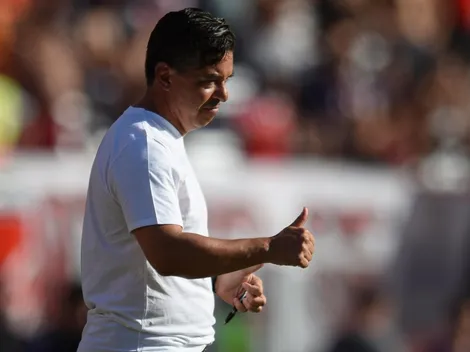 Gallardo mantiene la fórmula: tres en el fondo contra Banfield