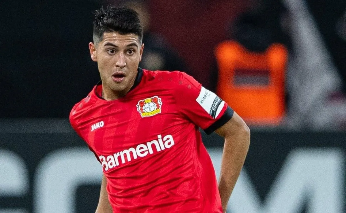 Palacios debutó en Bayer Leverkusen en el triunfo por 2-1 ante Stuttgart.