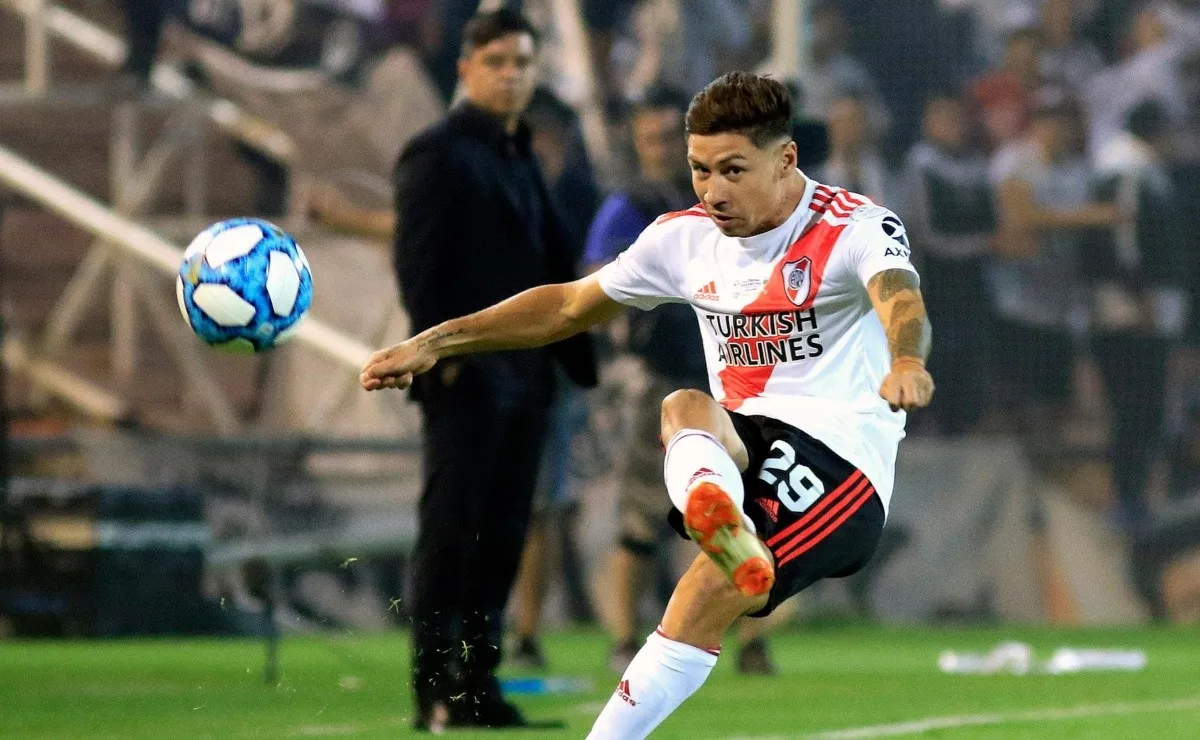 Gallardo sigue atentamente los pasos de Montiel.