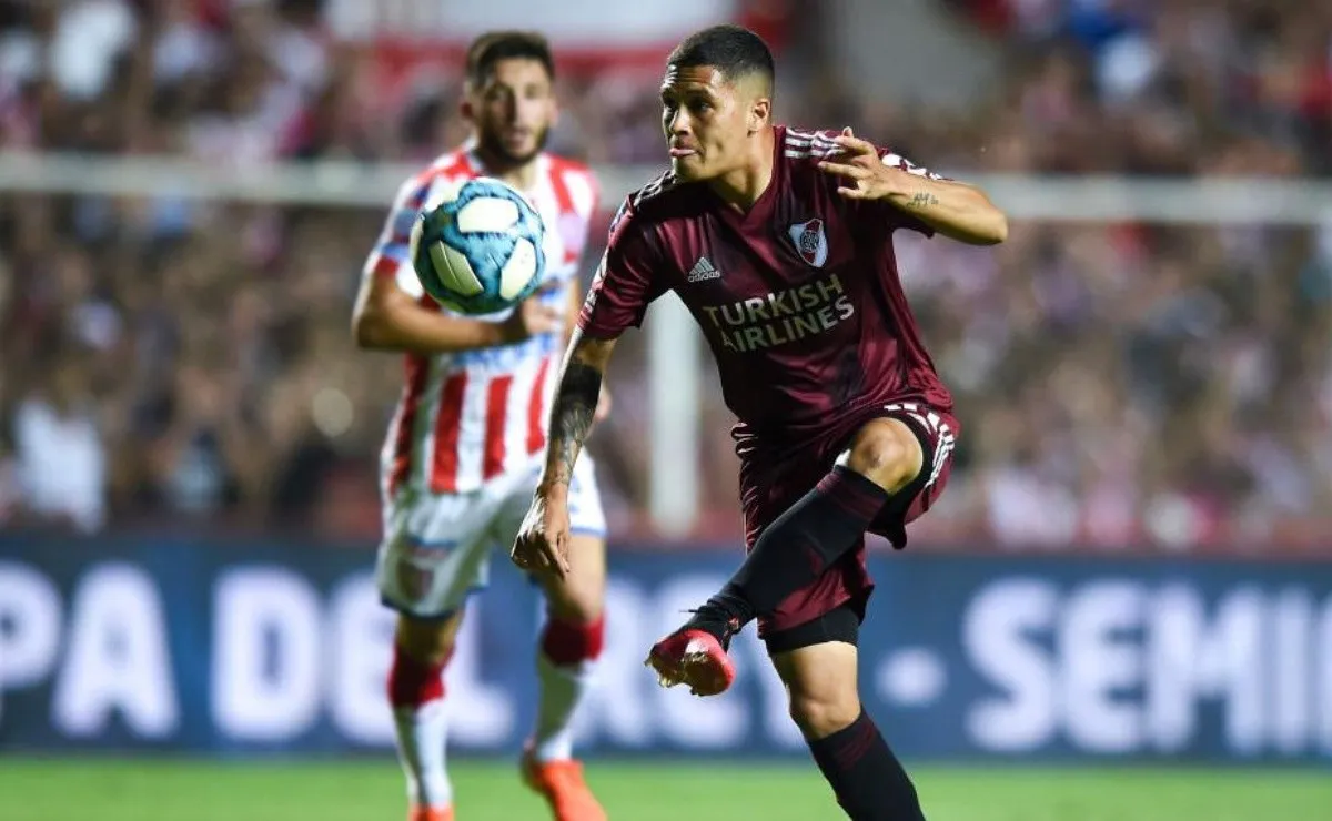 Juan Fernando Quintero en acción en Santa Fe.