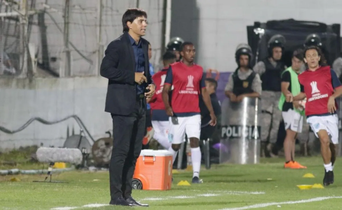Vigevani había asumido el 1 de enero de este año, y dirigió al equipo 3 partidos