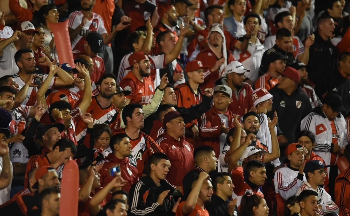 Las entradas generales de Primera División oscilarán entre $550 y $700