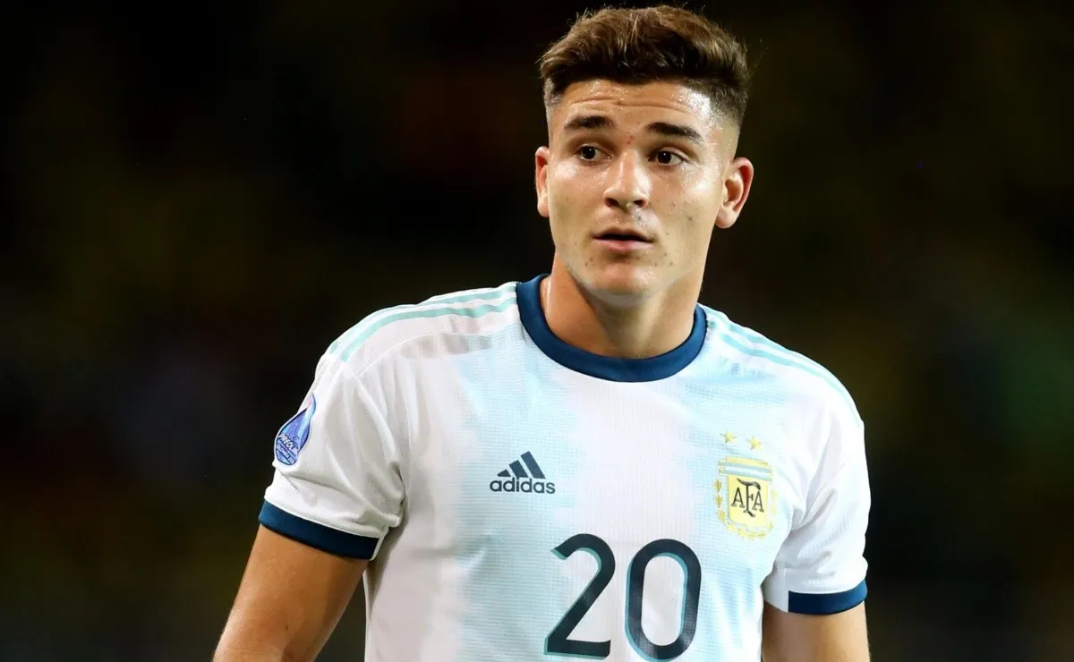 Julián Álvarez lleva 24 partidos oficiales en la Primera de River, donde marcó tres goles. (FOTO: Getty)