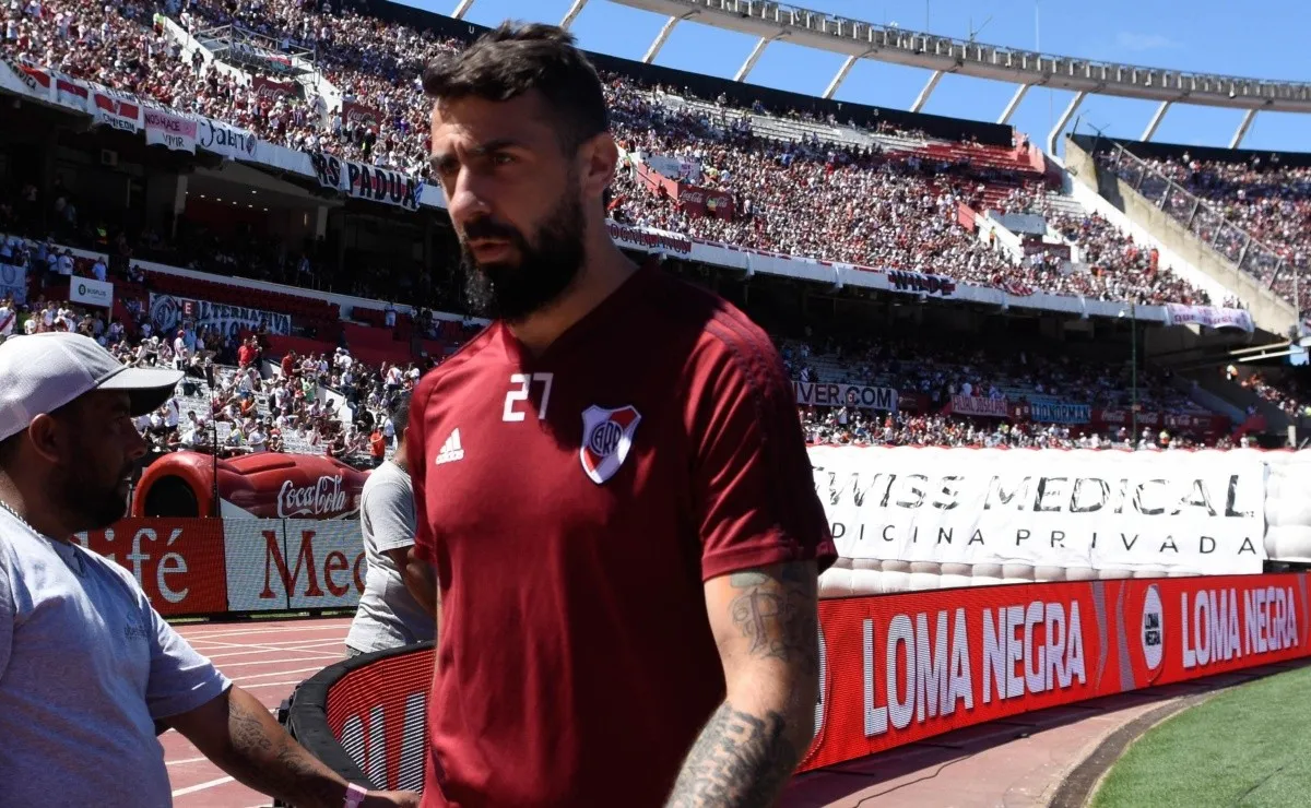 Pratto: su futuro en River y qué le dicen los hinchas del gol sacando del medio