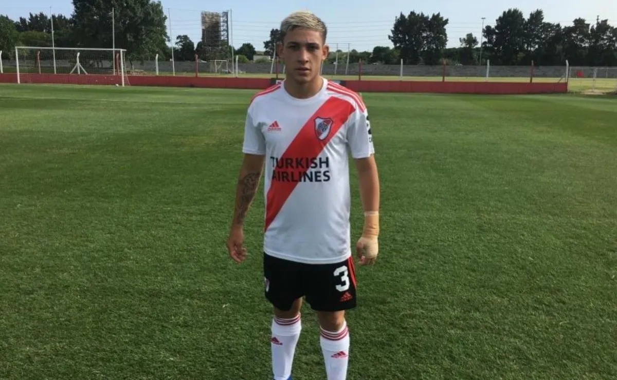 Santiago Montiel fue expulsado en uno de sus cuatro partidos para la Reserva de River. (FOTO: La Página Millonaria)