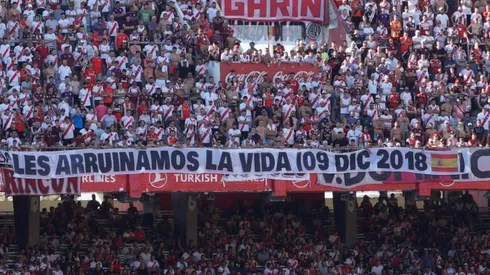 La nueva bandera se confeccionó durante la semana previa al regreso al Monumental. (FOTO: La Página Millonaria)