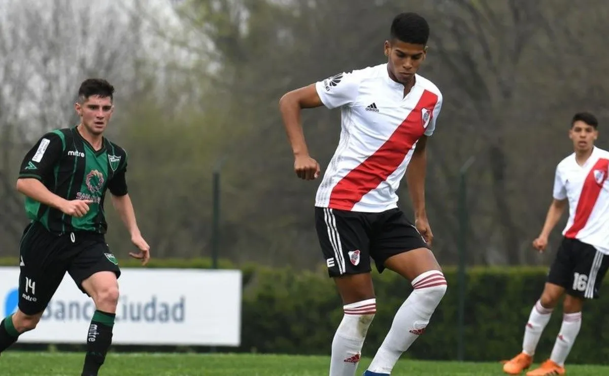 Luciano Vega hizo la pretemporada con la Reserva, pero no le tocó jugar este año. (FOTO: Prensa River)