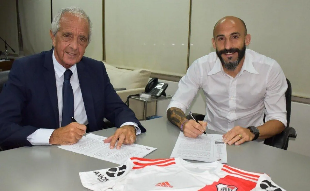 Javier extendió su vínculo con River hasta junio de 2021