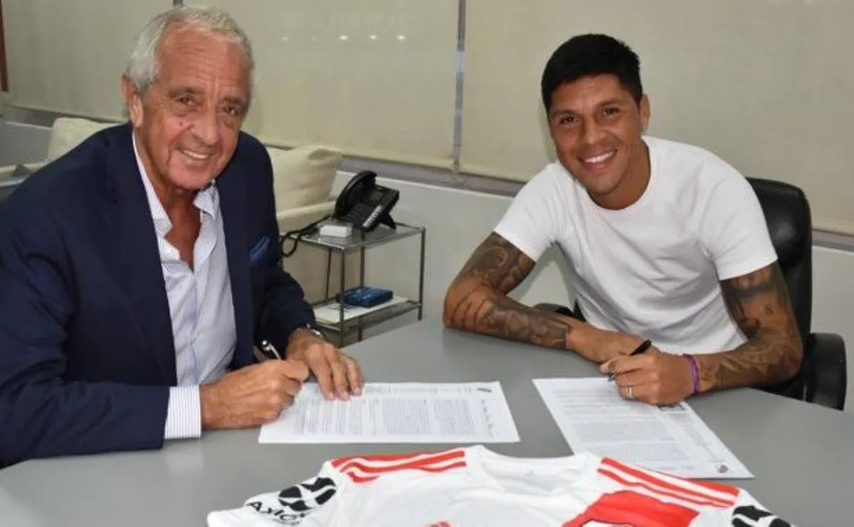 "Estoy muy contento por haber firmado por tres años", sostuvo Enzo