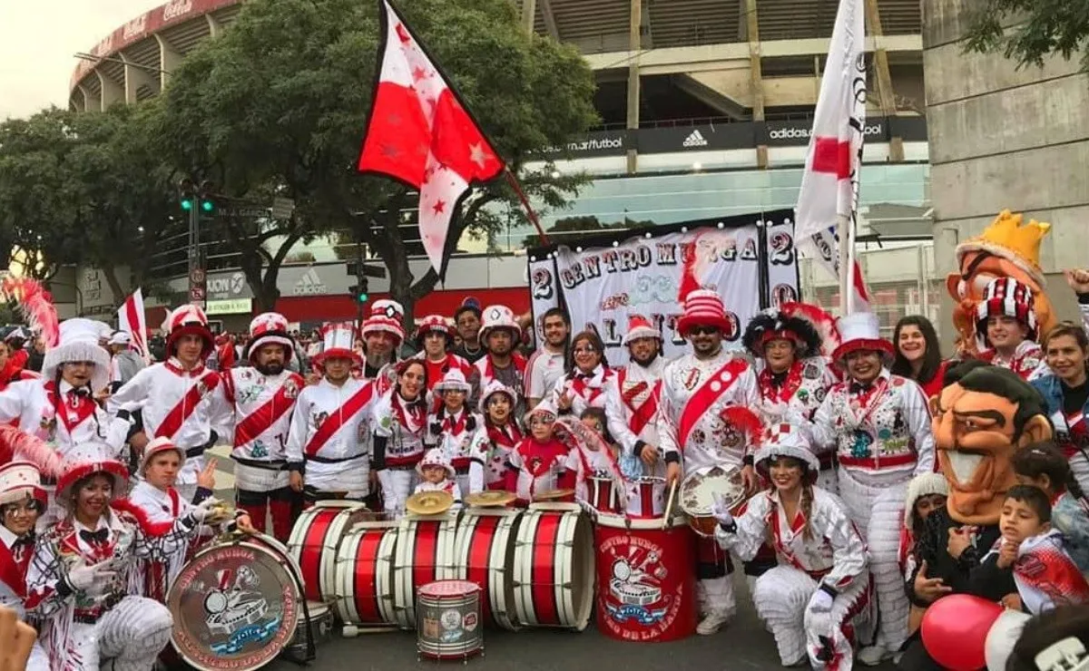 Al Ritmo de La Banda, una de las murgas de River.
