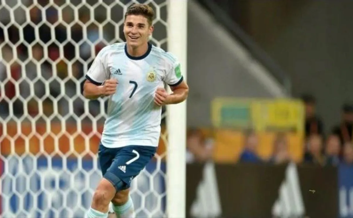 Julián Álvarez lleva tres goles en 24 partidos oficiales para la Primera de River.