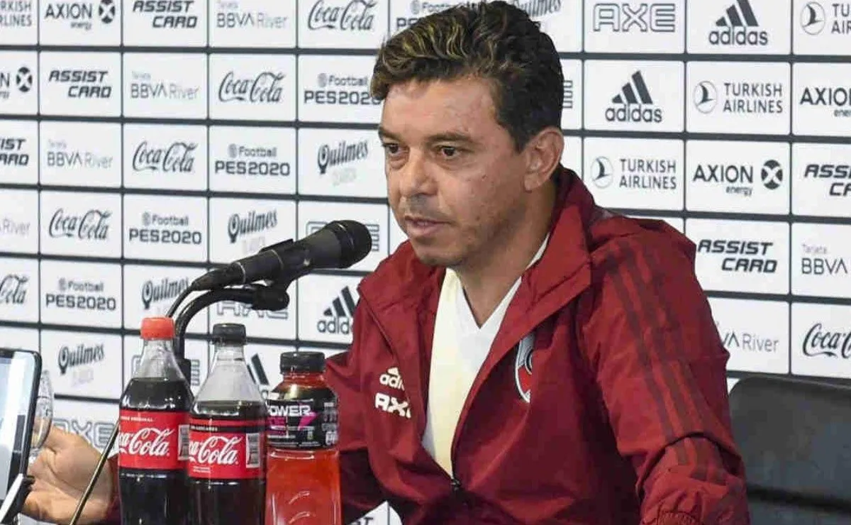 Gallardo en la conferencia de prensa que tuvo lugar en Ezeiza.