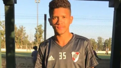 Duvan Balceiro tiene 17 años, es veloz y desequilibrante en el cara a cara.