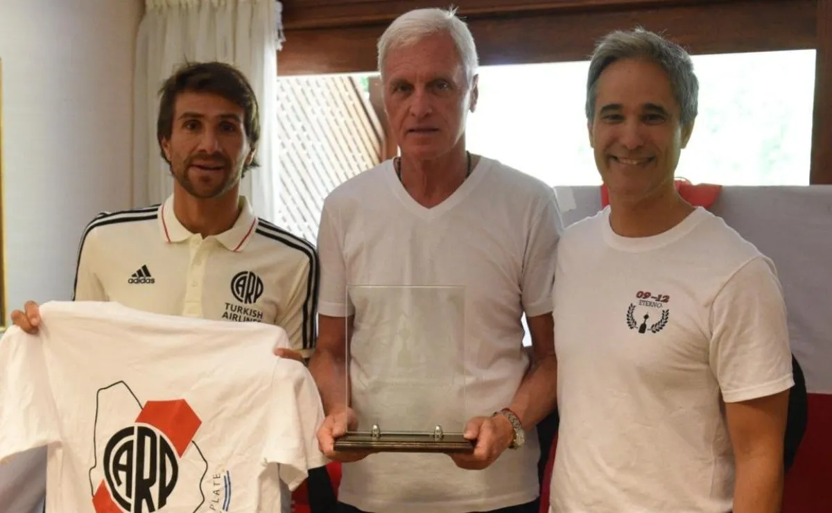 Ponzio, Barrionuevo y un integrante de la Filial La Banda Oriental.