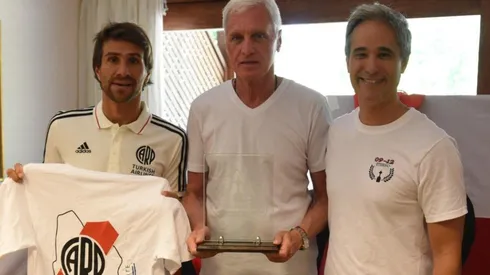 Ponzio, Barrionuevo y un integrante de la Filial La Banda Oriental.