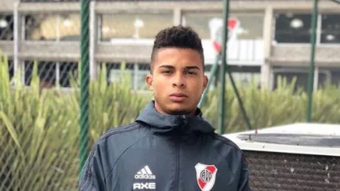 Hyago quiere dar pelea en un puesto en el que está Santiago Montiel, primo de Gonzalo. (FOTO: @Hyago_06)