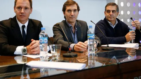 El vice de River Brito, el presidente de la Superliga Elizondo y el vice de Independiente.