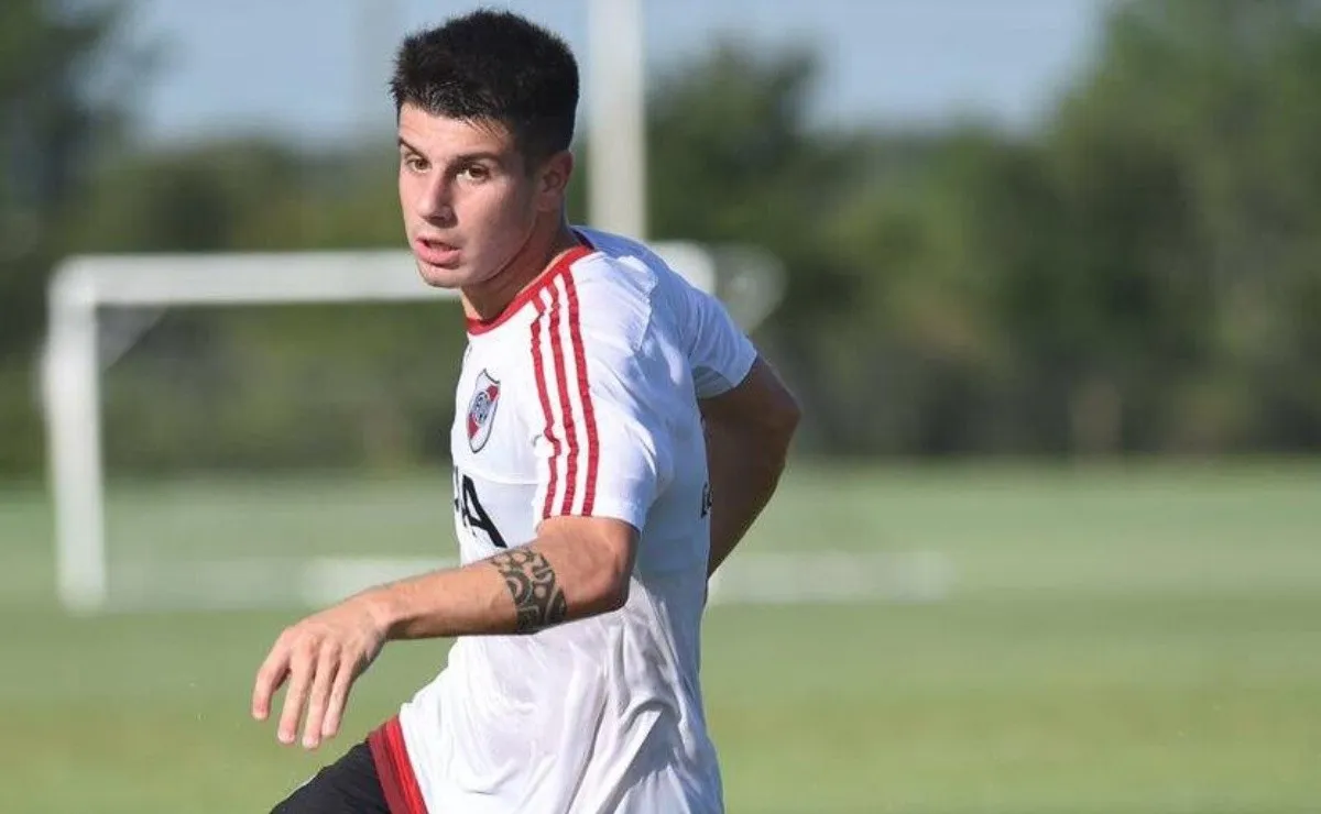 Tomás Andrade busca club.