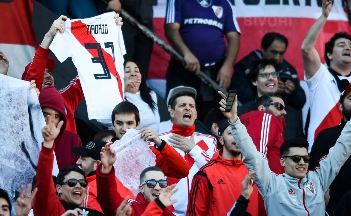 Los hinchas de River se preparan para el primer duelo del 2020.