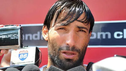 Farías jugó en Estudiantes de La Plata, Palermo, River, Porto, Cruzeiro, Independiente, Danubio y América de Cali.