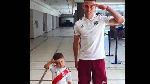 Se cortó el pelo como Rafael Borré, es fanático de su juego y anhelaba tenerlo frente a frente.