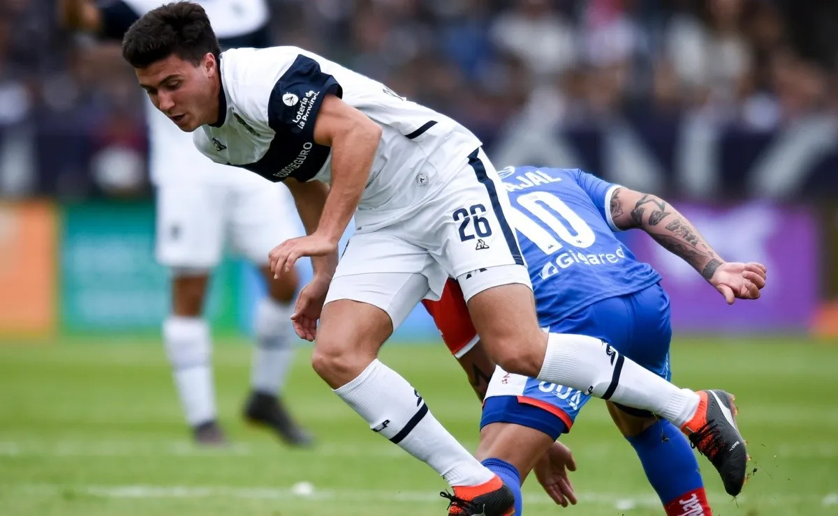 Paradela tiene contrato en Gimnasia hasta mediados del año 2022