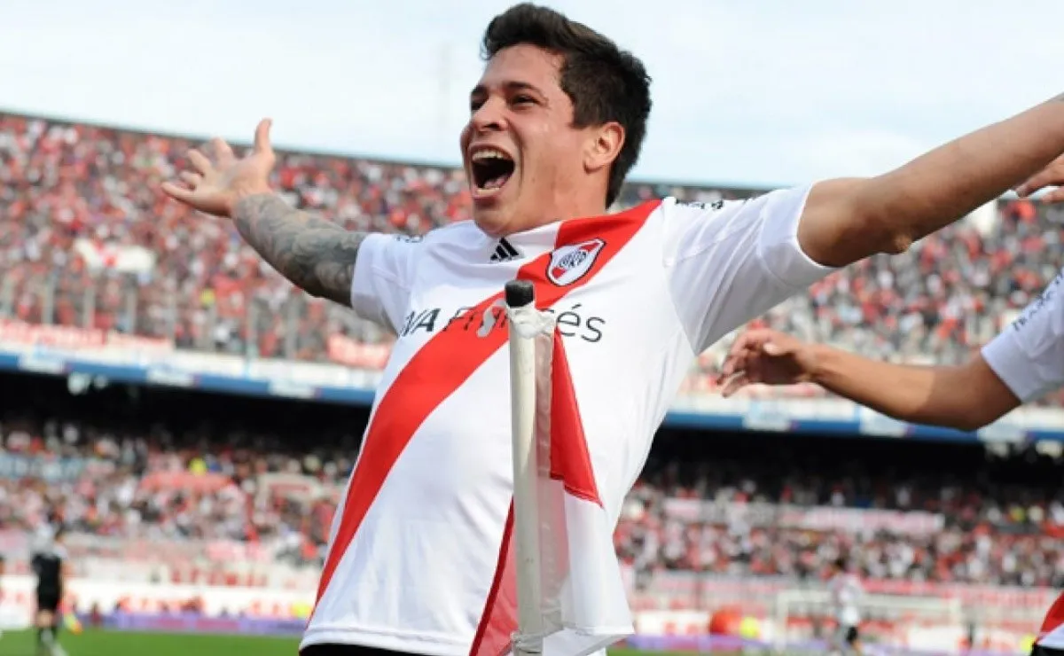Iturbe gritando un gol en el Monumental, en 2013.