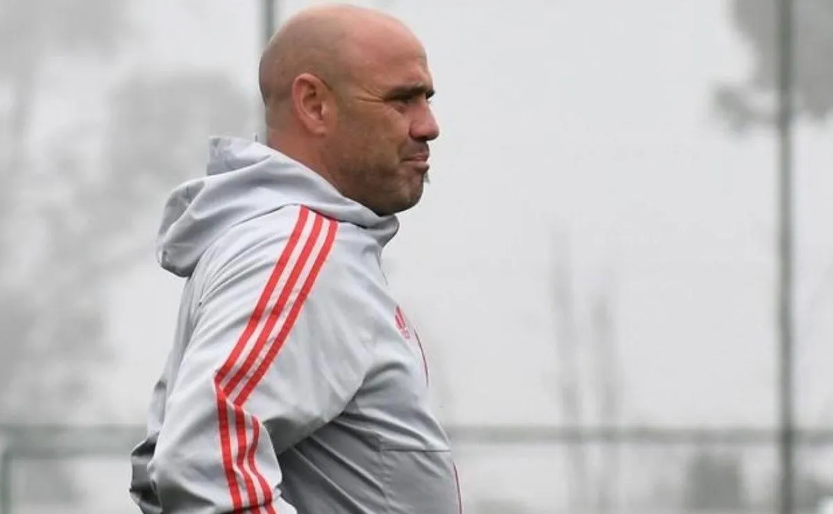 Facundo Villalba dejó de ser el DT de la Reserva de River.