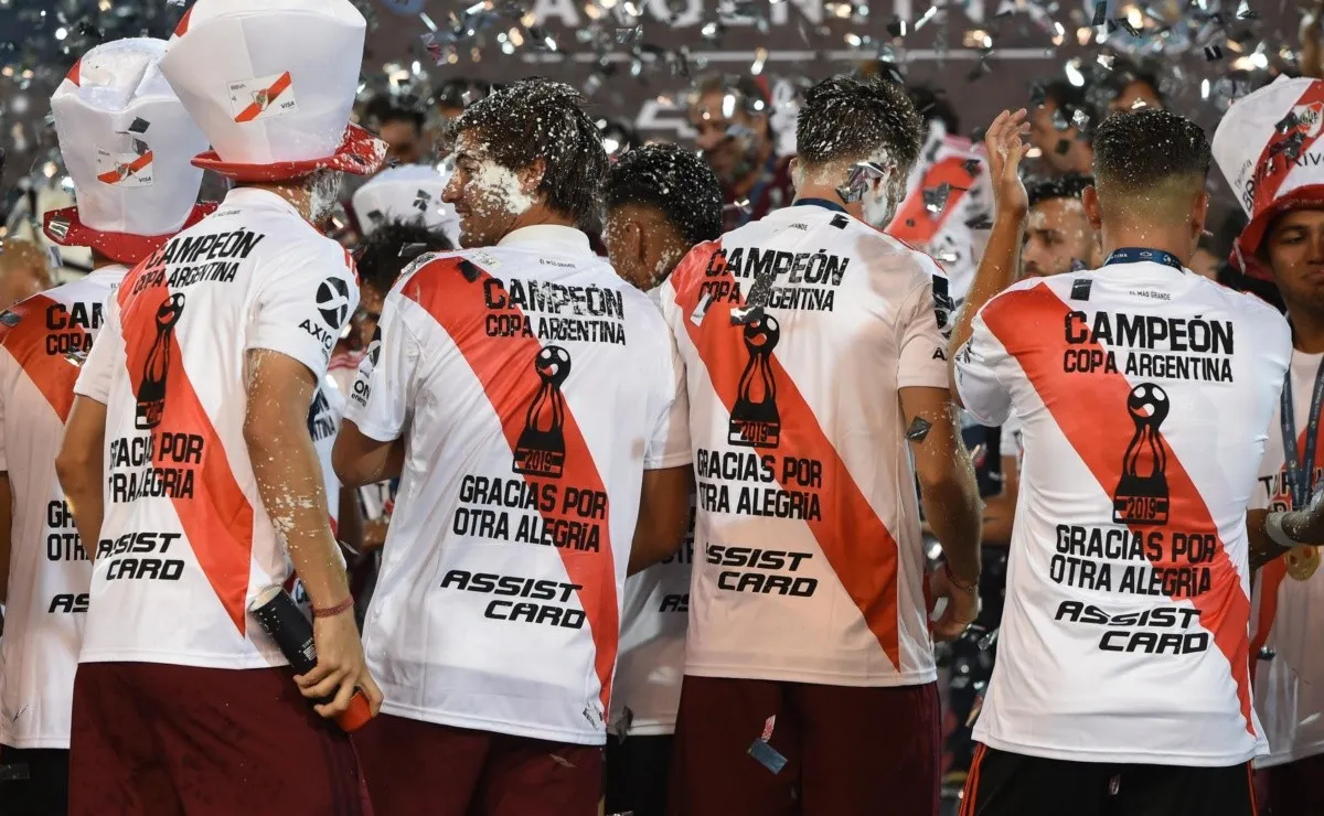 La camiseta alusiva que lucieron los jugadores