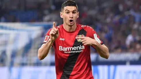 Alario no tiene intenciones de jugar en Boca.