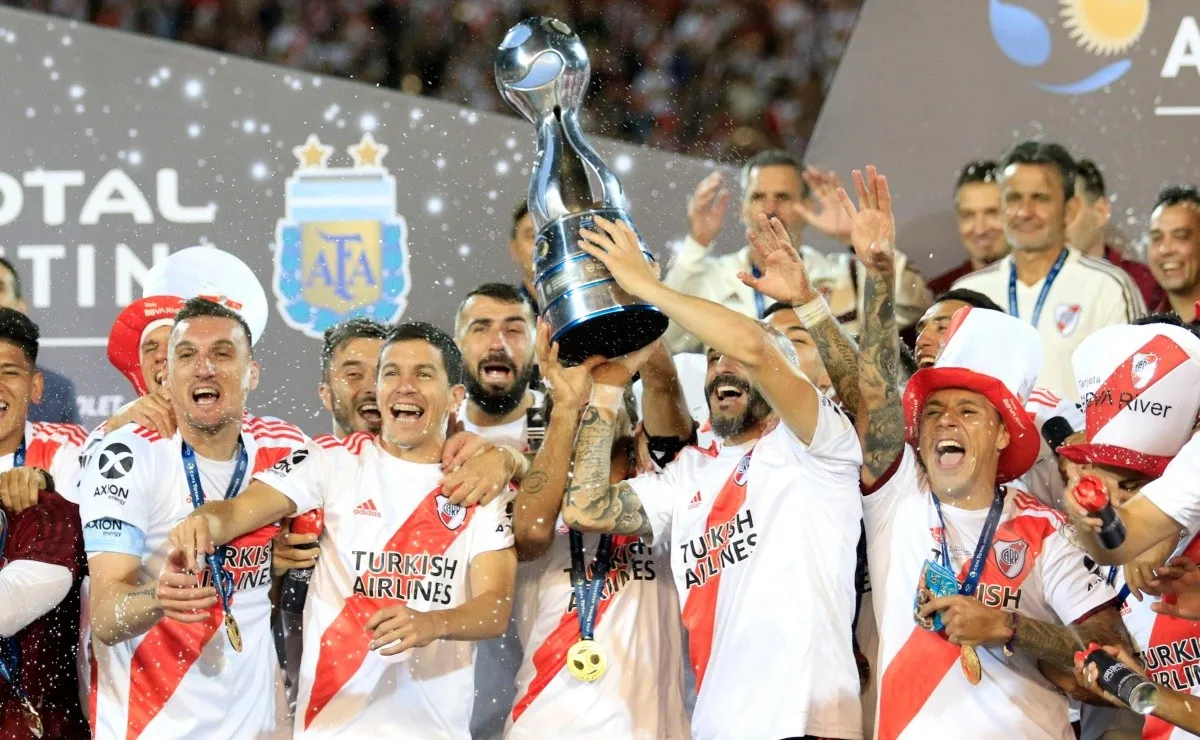 El equipo de Gallardo logró otra Copa y no se olvidó de su eterno rival.