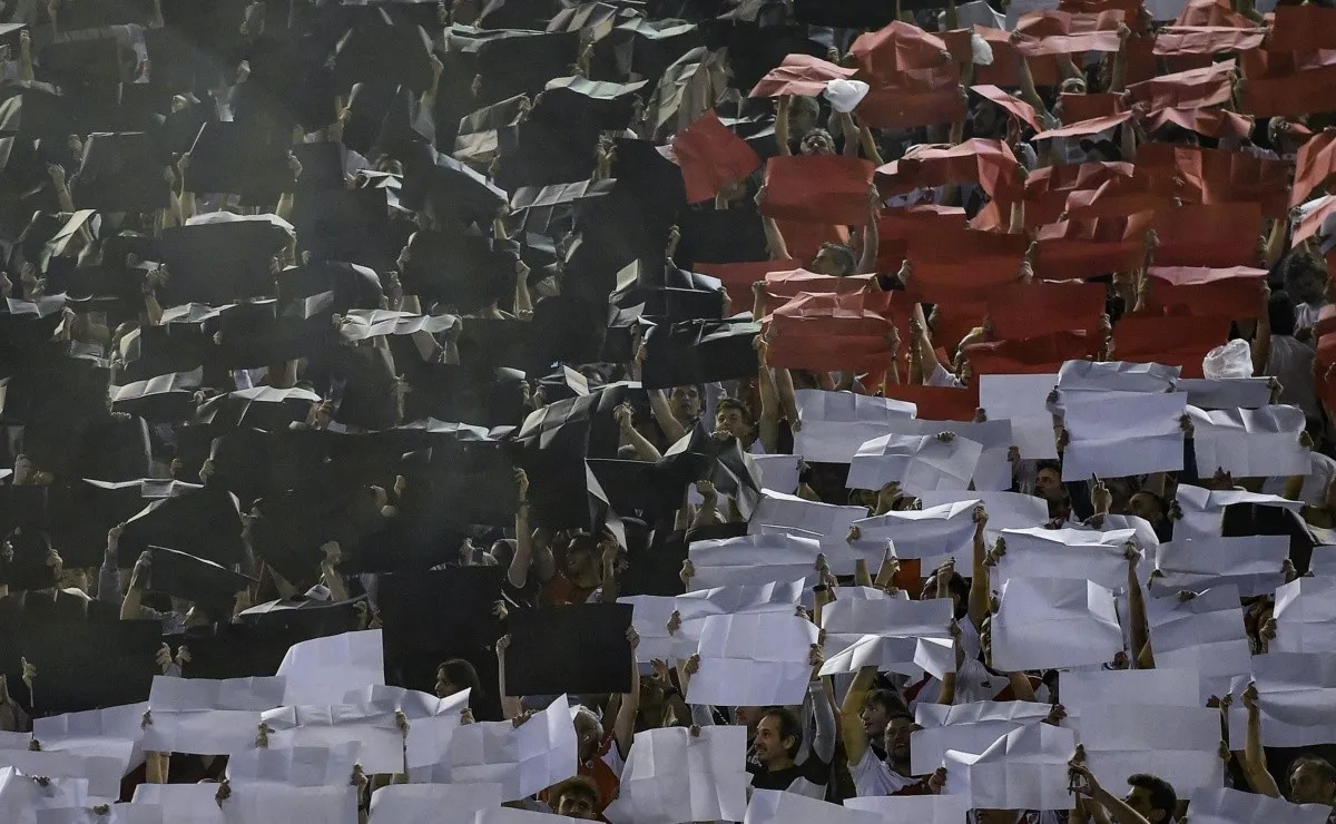 El estadio Monumental se viste de fiesta tras el encuentro ante San Lorenzo.