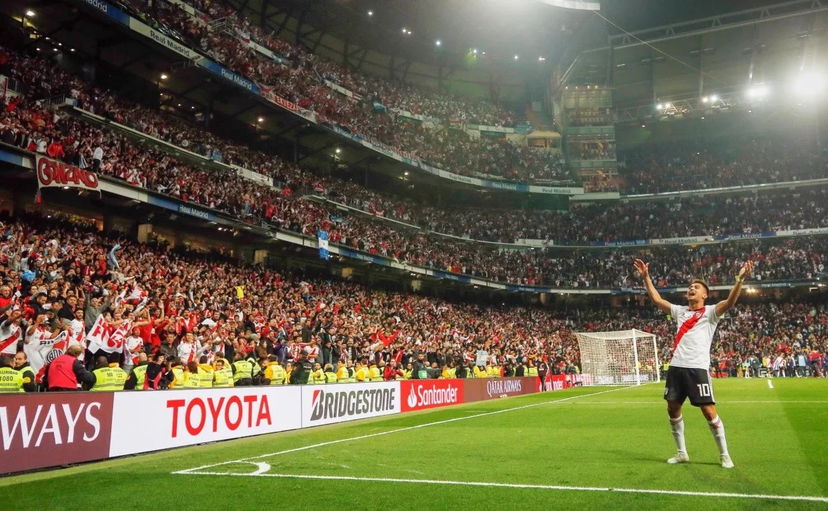 El Pity, con toda la multitud riverplatense rendida a sus pies