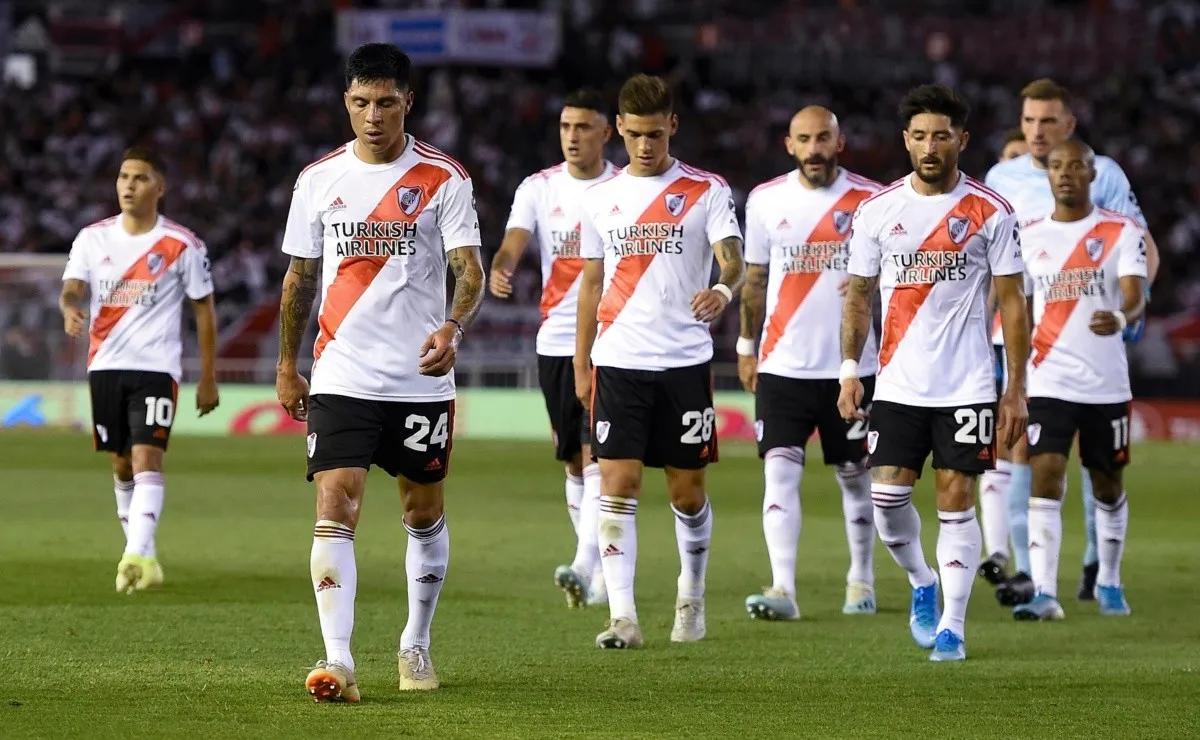 Caras largas en los jugadores de River.