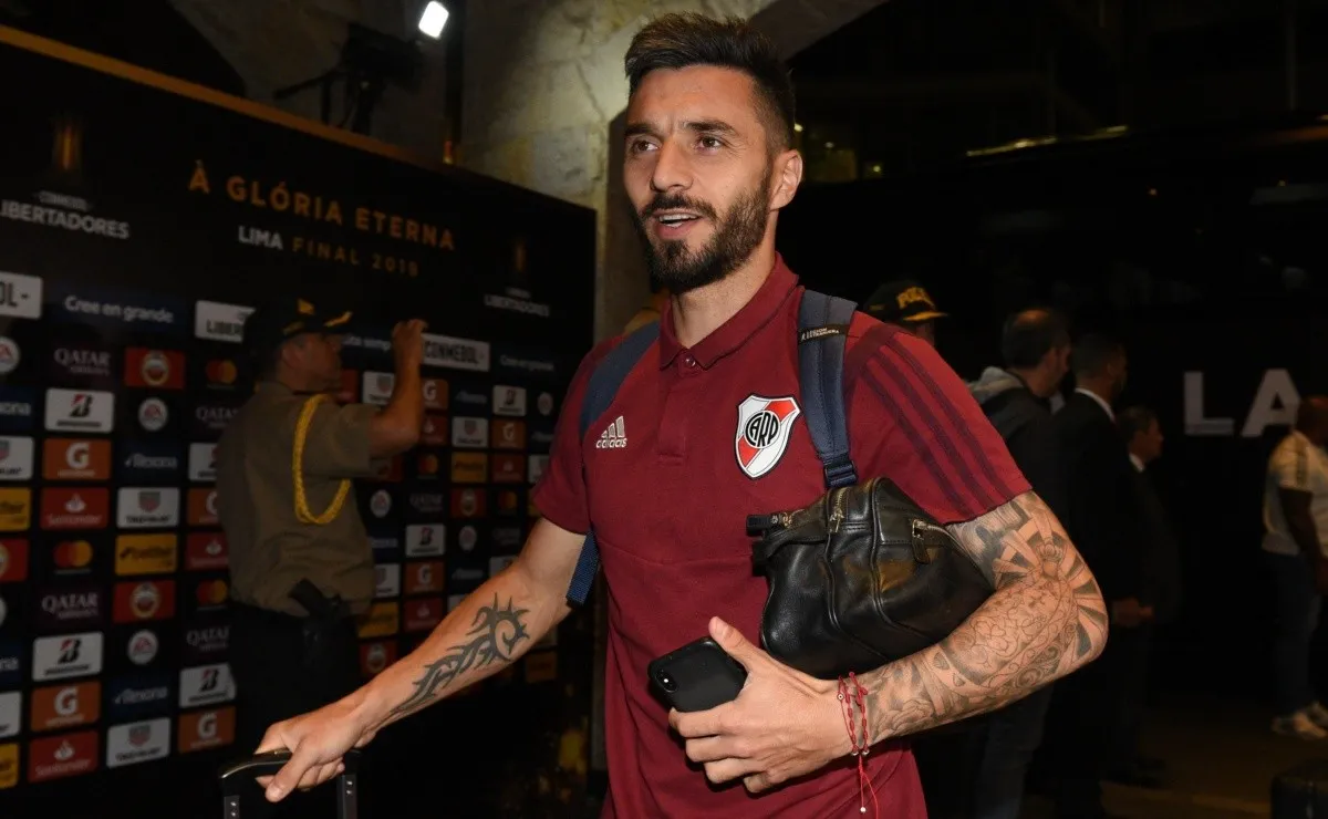 Nacho recibió el cariño del público local antes de que comenzara el partido entre River y Newell's.