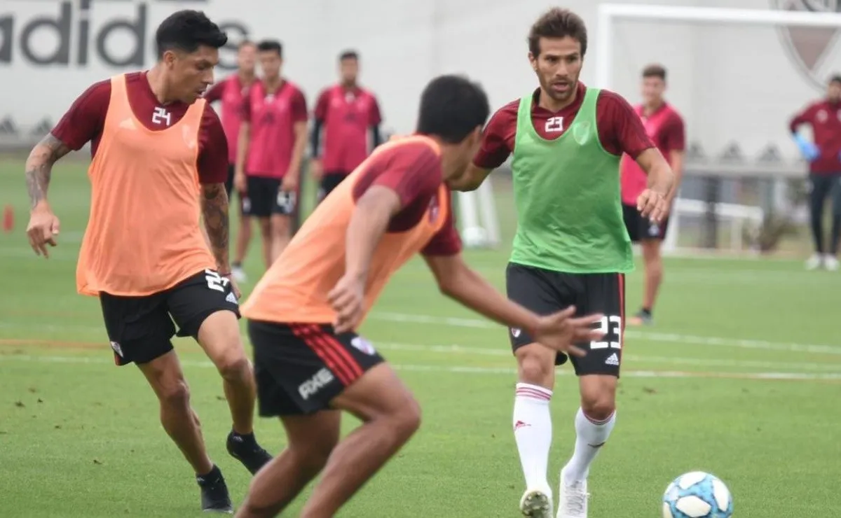 El plantel se entrenó en el River Camp.