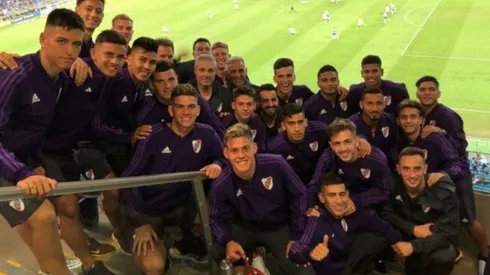 El plantel Sub 20 de River estuvo viendo Gremio 3- Sao Paulo 0. (FOTO: @gabrielperro2)