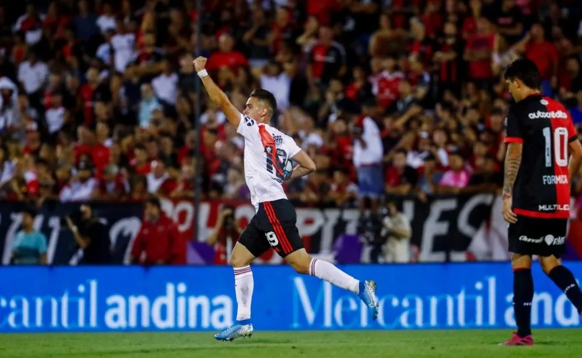 El partido comienza a las 21:45 y será dirigido por Néstor Pitana