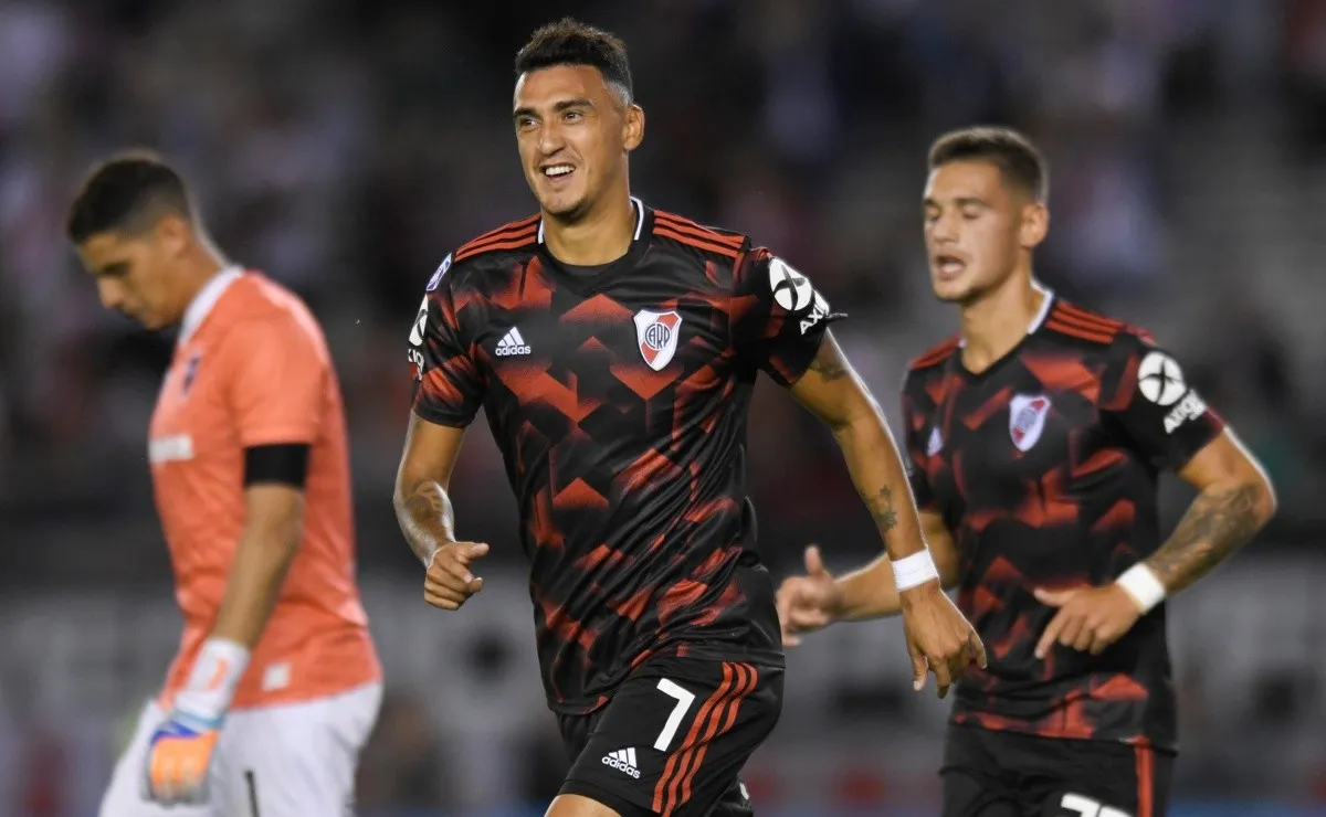 Matías Suárez festejando un gol en el último duelo ante Newell's.
