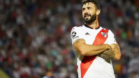 El Oso y una imagen que se extraña: festejando uno de sus goles.