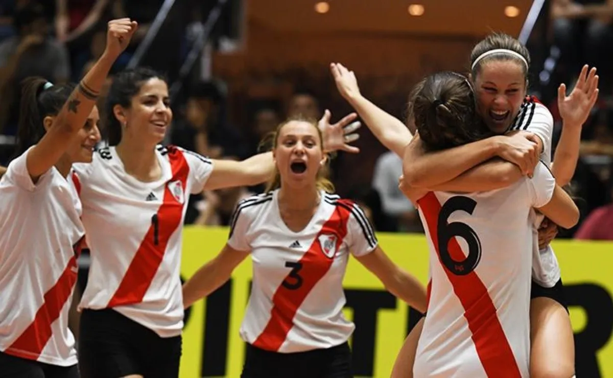 El primer cruce muy disputado y terminó con un 3-2 a favor de River.