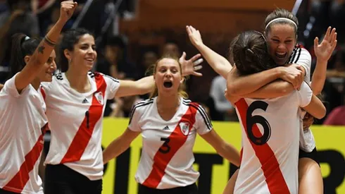 El primer cruce muy disputado y terminó con un 3-2 a favor de River.